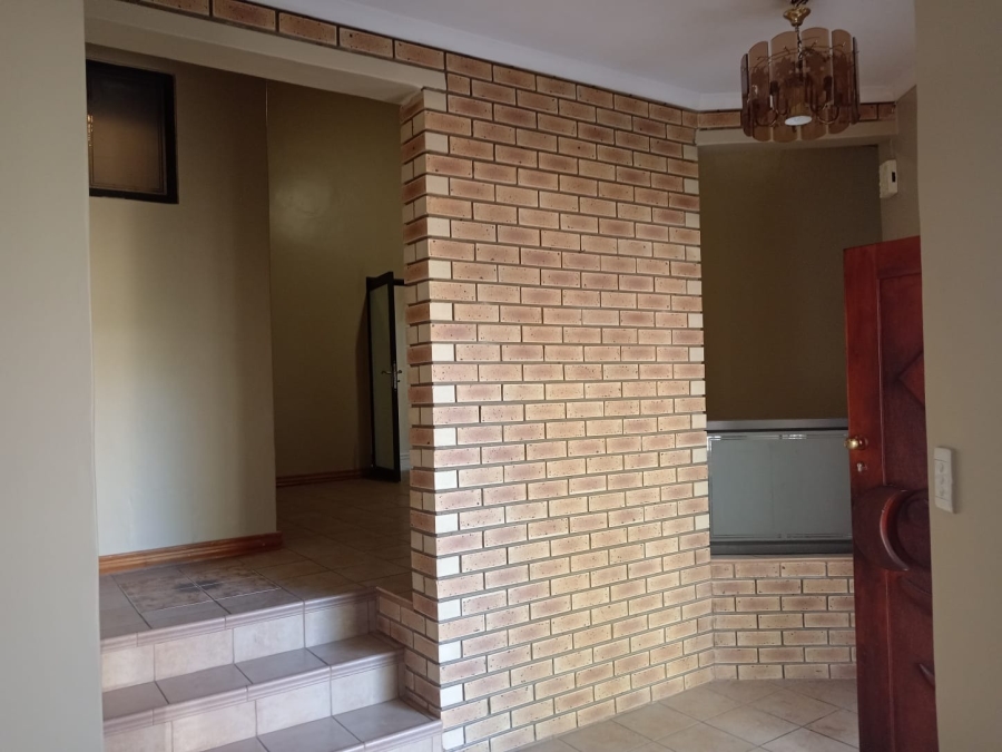 To Let 3 Bedroom Property for Rent in Safari Gardens North West